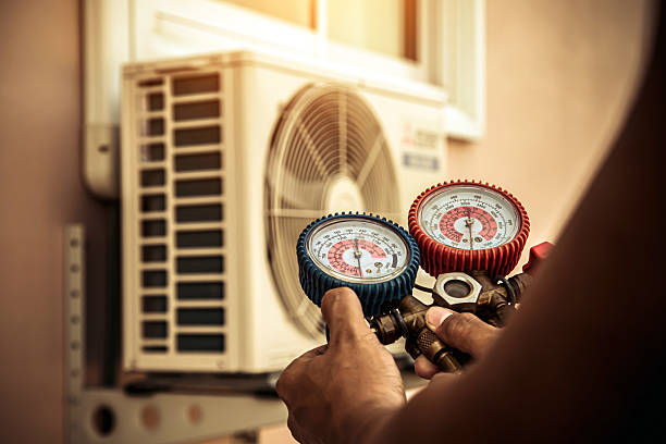 Professional Hvac technician working in Cleveland, WI